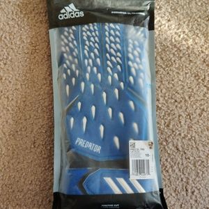 Adidas predator goalkeeper gloves